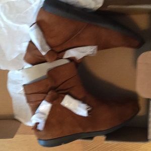 Brown boots with tassel never worn size 9